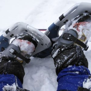 スノーシュー＆ゲーターをつけて雪山を歩き力尽きている様子